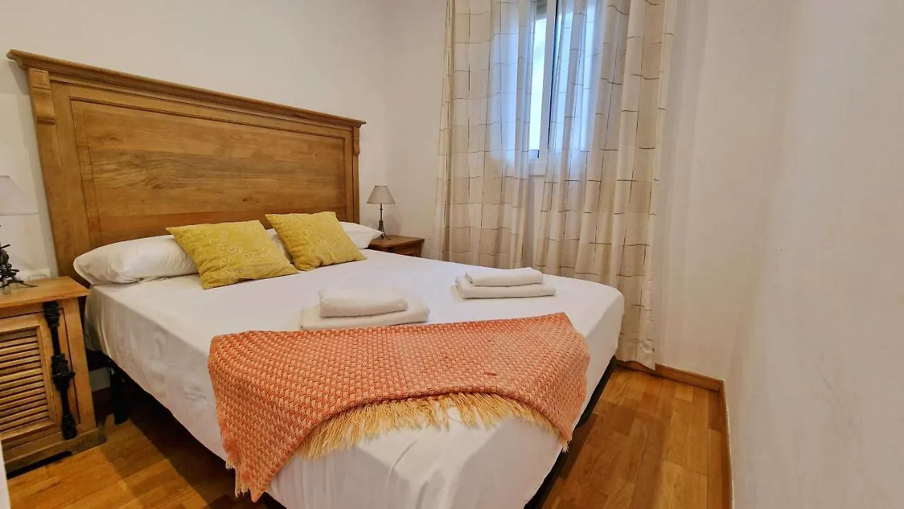 Atic Trobador Apartment Barcelona