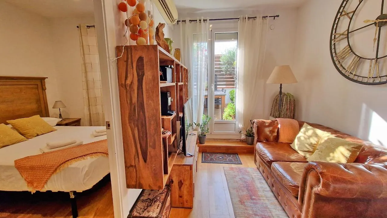 Atic Trobador Apartment Barcelona